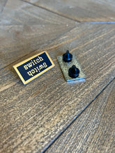 Load image into Gallery viewer, Switch/switch Kink Title Pin | Queen On The Scene